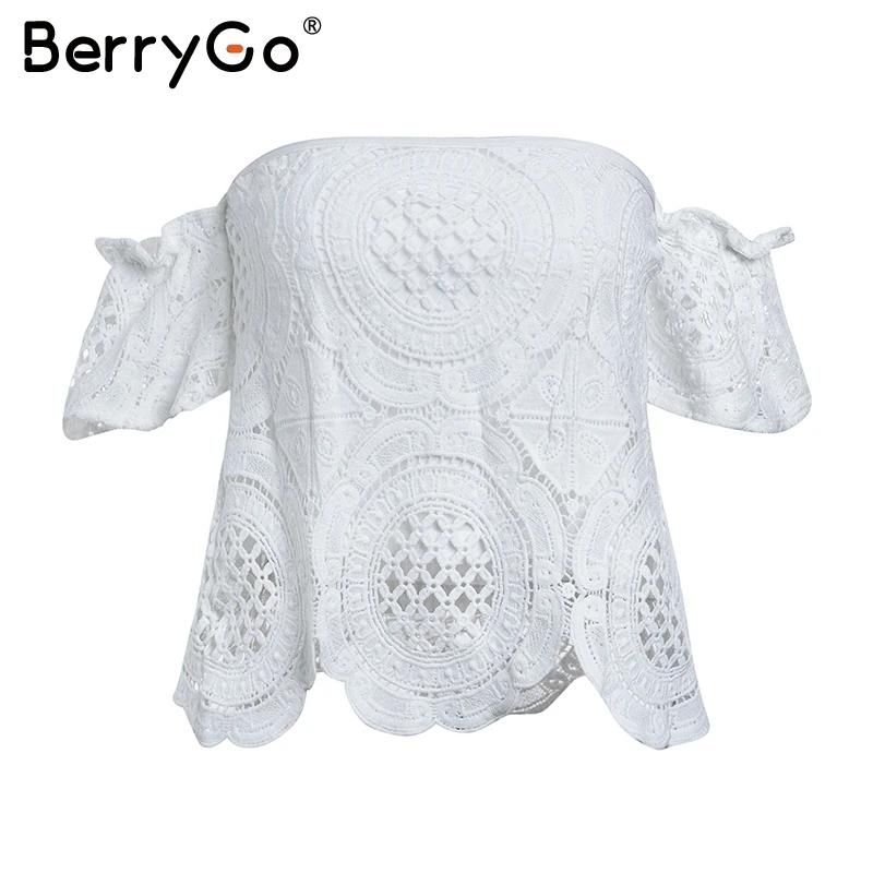 Женская кружевная блузка BerryGo белый укороченный топ с открытыми плечами и