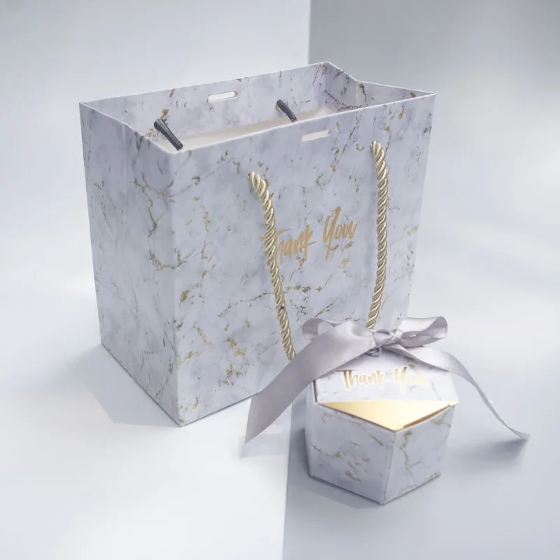 

10pcs 2019 New Creative Marbling style Candy Boxes in Gift Bags Wedding Favors Party Supplies Chocolate Boxes Cookies Bag
