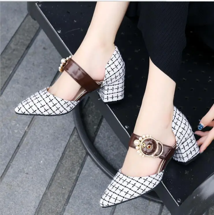 Новинка 2019 женские туфли на широком каблуке с острым носком Корейская версия