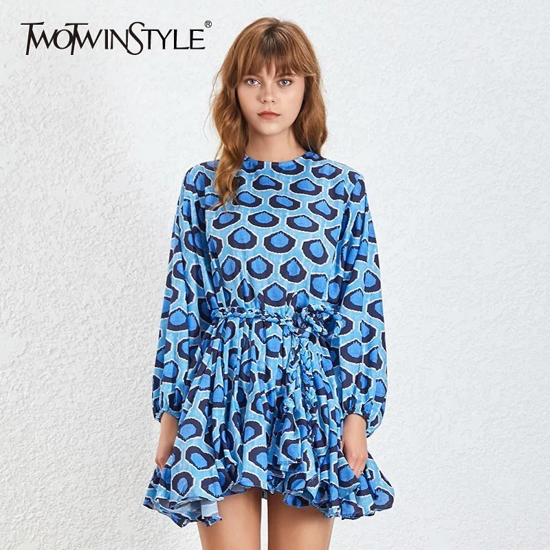 Женское мини платье с принтом TWOTWINSTYLE ТРАПЕЦИЕВИДНОЕ ПЛАТЬЕ С Длинным Рукавом