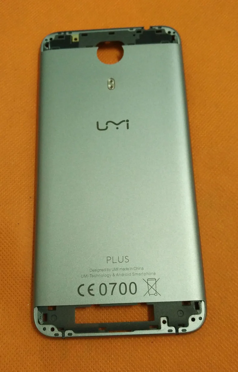Используется оригинальный защитный чехол для аккумулятора UMI Plus 5 "FHD MTK6755 Helio P10