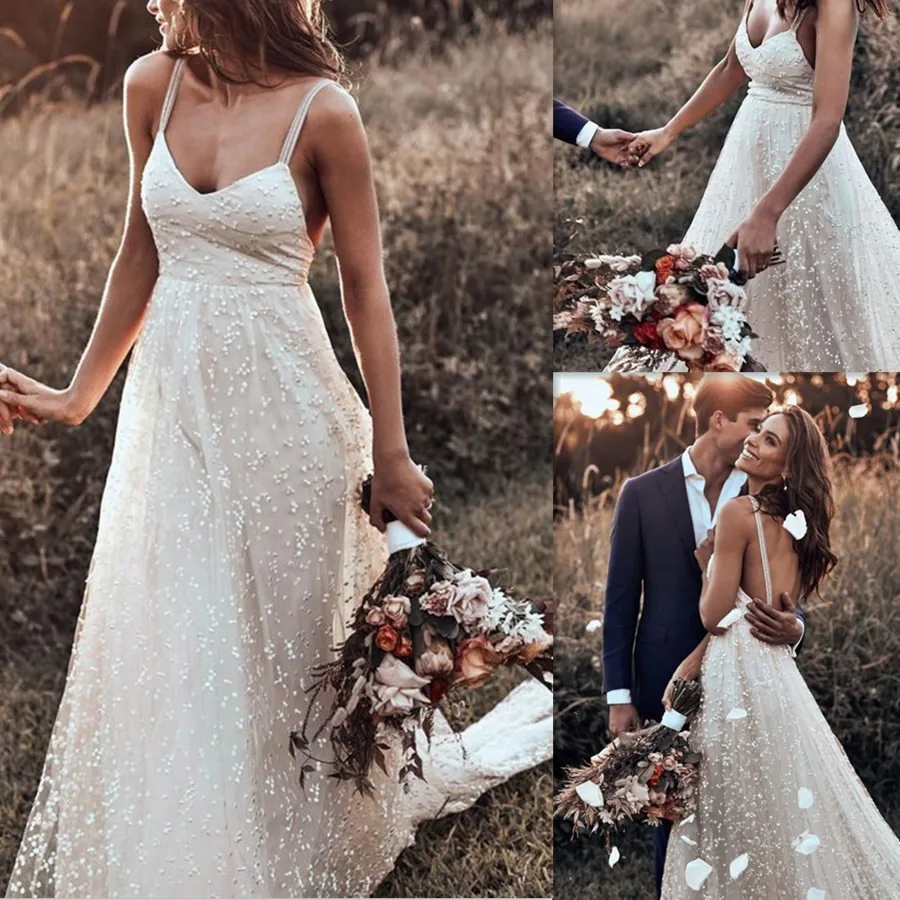 Очаровательное свадебное платье с полным бисером на бретельках открытой спиной