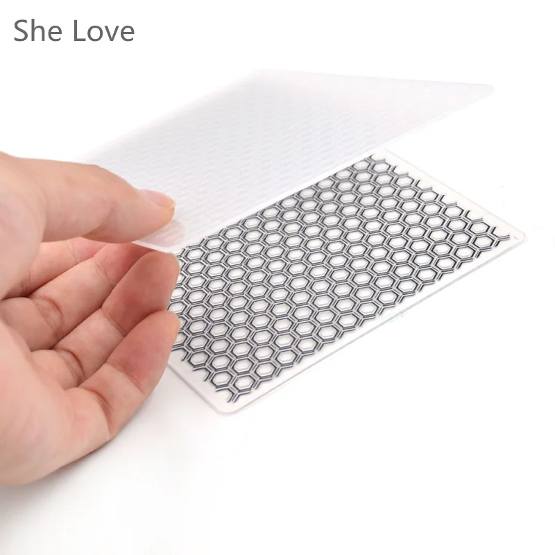 Она любит пластиковые тиснения папка для скрапбукинга соты типа фотоальбом