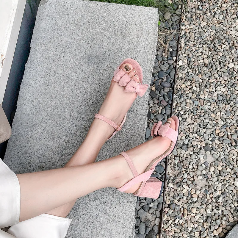 Женские босоножки с бантом YMECHIC розовые бежевые черные из флока на высоком