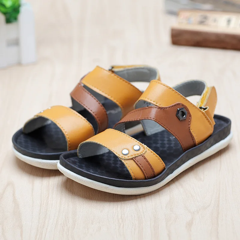 2018 Летняя детская обувь Разноцветные сандалии из мягкой кожи с заклепками для