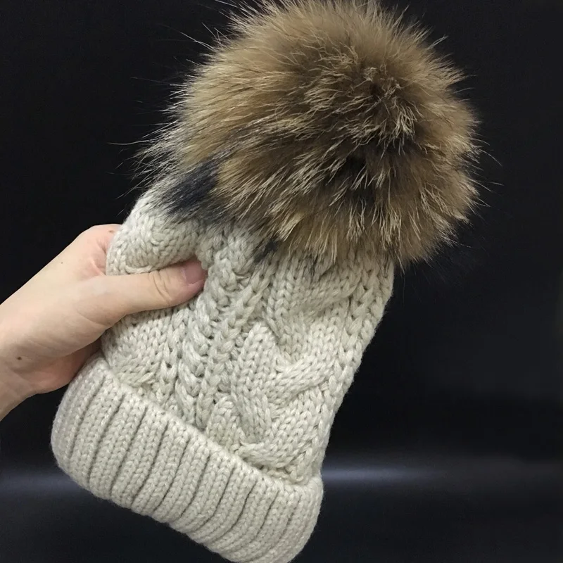 Khaki velvet Inside Женские шапки с бархатным ворсом внутри, зимние шапки для женщин, мех енота, шапка с помпоном, женские шапки с крученым узором - Цвет: Khaki velvet Inside