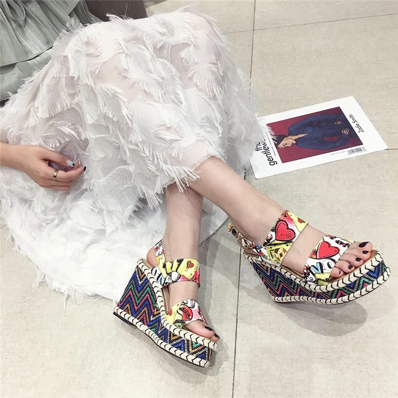 Summer Fashion Women Platform Sandals Luxury Designer High Heels Wedge Sandals Novelty Peep Toe Cork Sandals Party Shoes