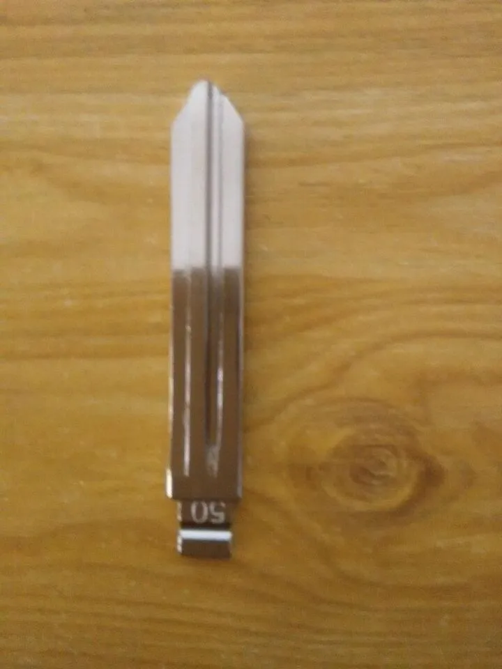 Запасной ключ № 50 для Hyundai Elantra средний паз складного флип-ключа | Автомобили и