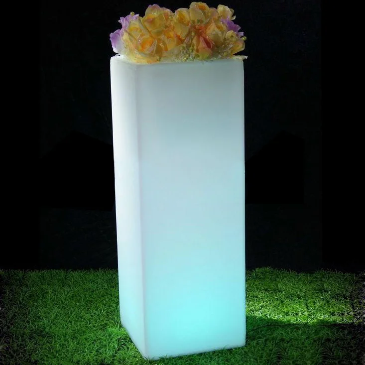 Разноцветные светодиодные лампы пластиковые для наружного освещения бесплатная