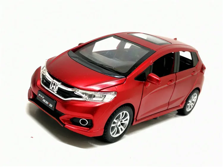 1:32 Honda Fit Металлический Игрушечный литой автомобиль литые игрушечные транспортные средства Модель автомобиля игрушки люк хэтчбек вытяжной автомобиль для детей