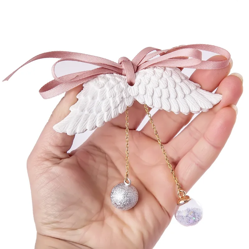 

1pc Handmade car pendant decoration creative car accessories feather Fashion romance gift Car Ornaments Decoration