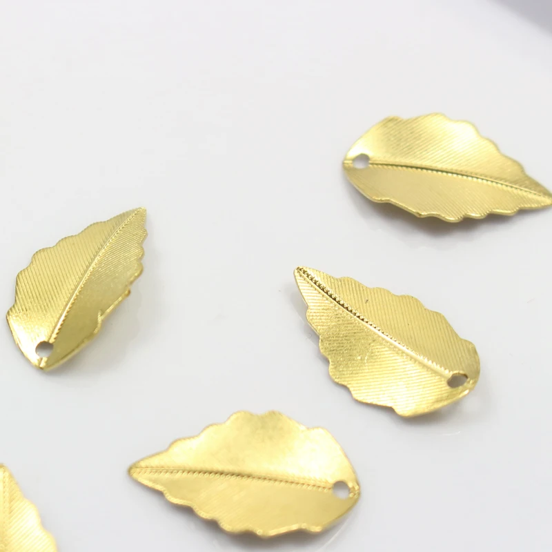 Небольшие медные листья с гравировкой милые Золотые Подвески для изготовления