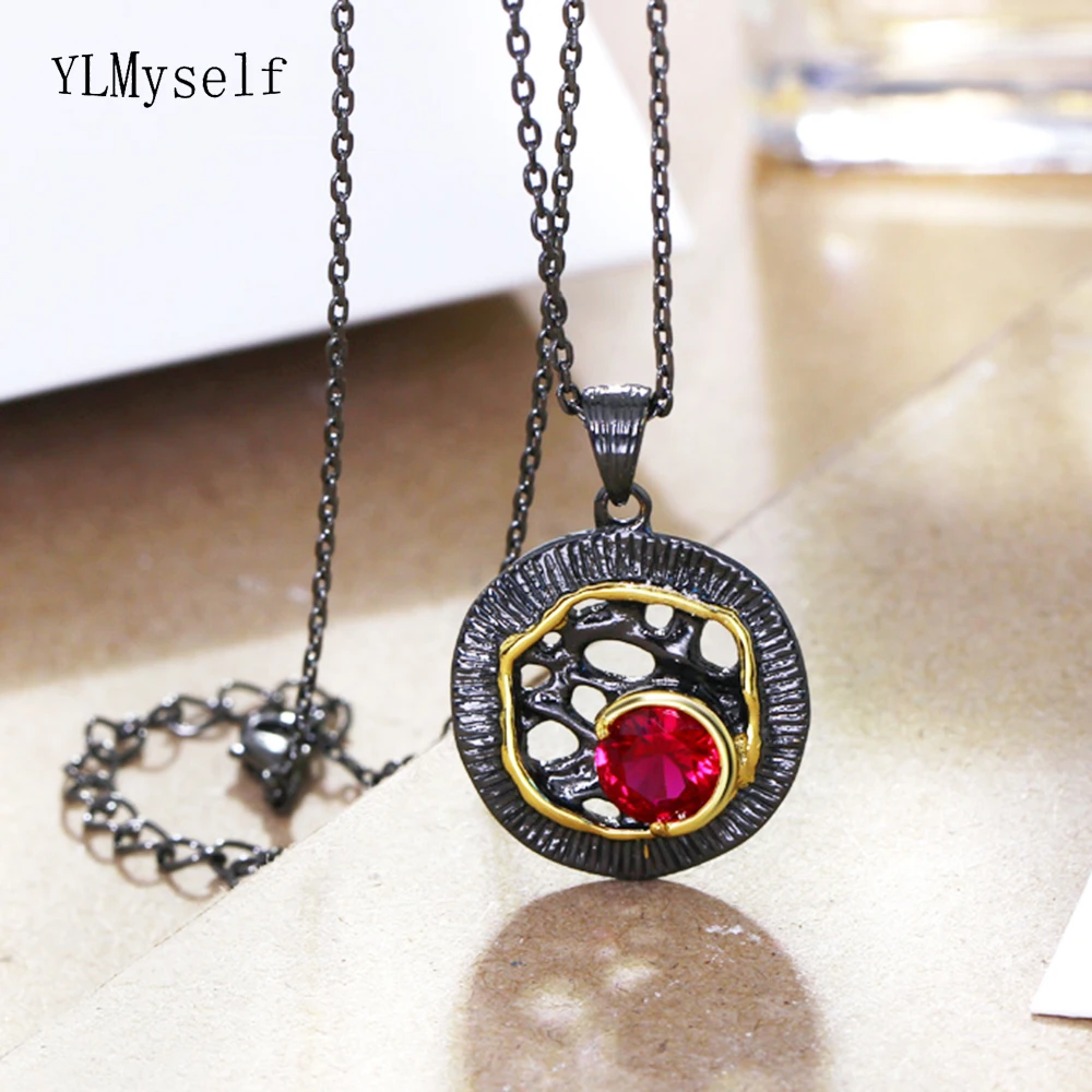 Подвеска женская черная металлическая с подвеской из Красного камня | Украшения