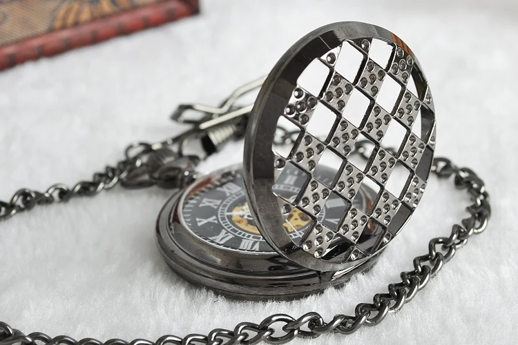 Featured Mesh Dice Embossed Mechanical Pocket Watch Retro Steampunk Manual Winding Clock Gift with Chain Men's Watch