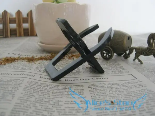 

Plastic black/red Tobacco Pipe Stand - Fold-away Portable -rack / Holder Smoking Accessories 3pcs
