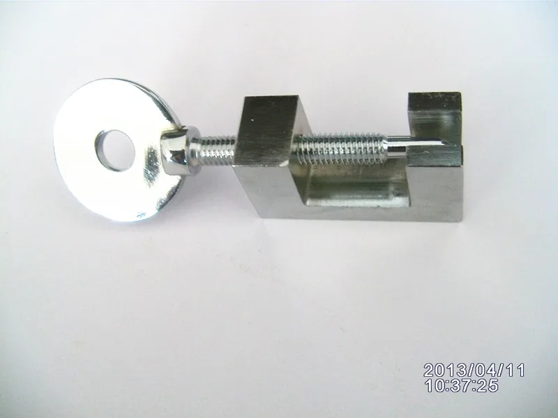

The piano tuning tool Triangle piano hammer handle to pull back