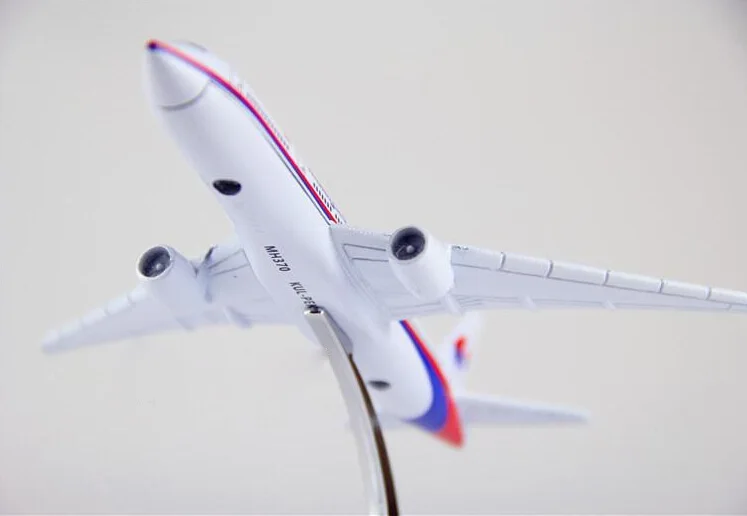 Модель самолета Боинг 777 авиакомпании Малайзия самолет металлическая модель для