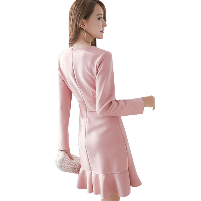 Женское платье из искусственной замши розовое облегающее вечернее с длинным