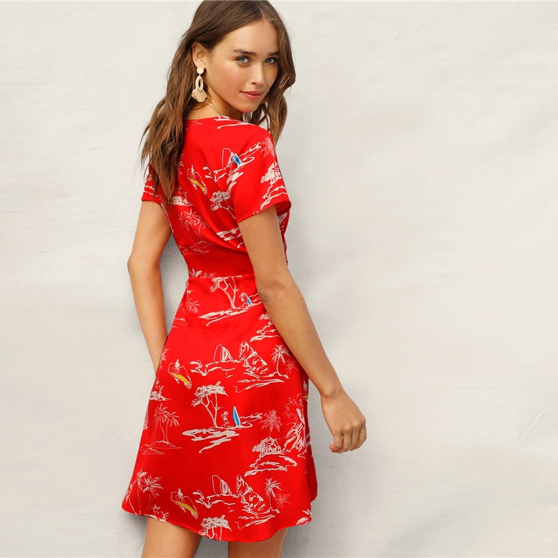 SHEIN Короткое Платье С Глубоким Вырезом И Тропическим Принтом Стильное Платье С Поясом На Запах