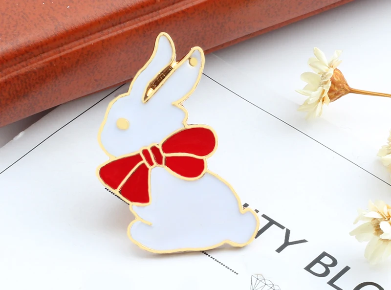 Kawaii/модные, милые, футболка с кроликом и морковкой, Мультяшные Броши с эмалью, металлические штыри Гриб Цветы кролик брошь для хиджаба, для лацкана булавка малыш японская шпилька брошь сумка значок