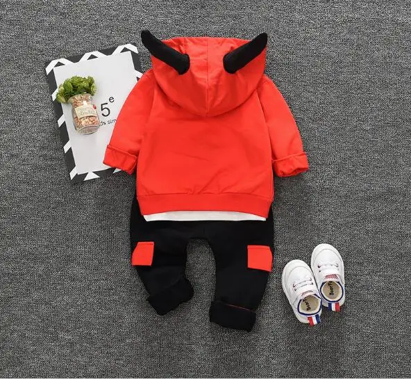 Лидер продаж одежда для малышей маленьких детей рубашка с капюшоном и роговыми