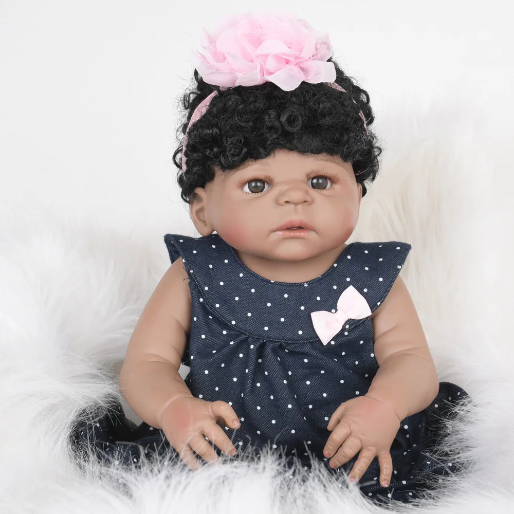 57 см полная силиконовая кукла для новорожденного, Реалистичная кукла Reborn Alive Bebe, черный мальчик, детский партнер для роста, водонепроницаемый корпус, игрушки для сна