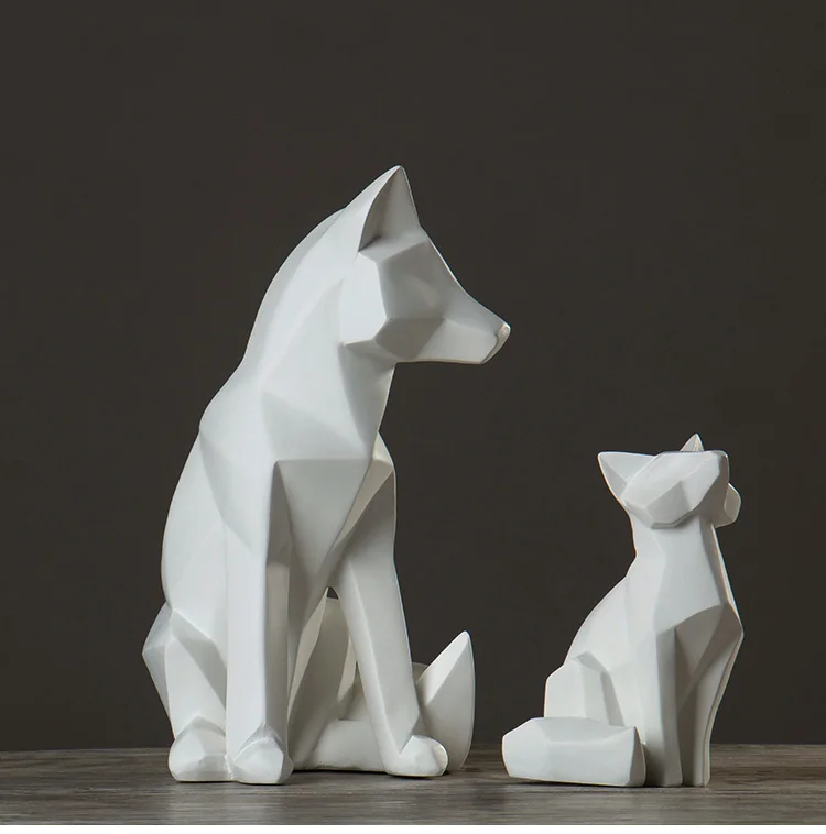 Простые белые абстрактные геометрические скульптуры лисы в скандинавском стиле