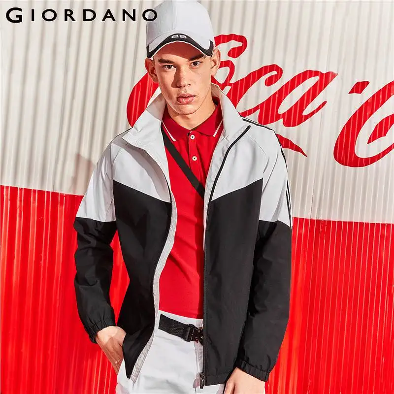 Giordano мужская спортивная ветровка с высоким воротом имеет широкий размерный ряд. |