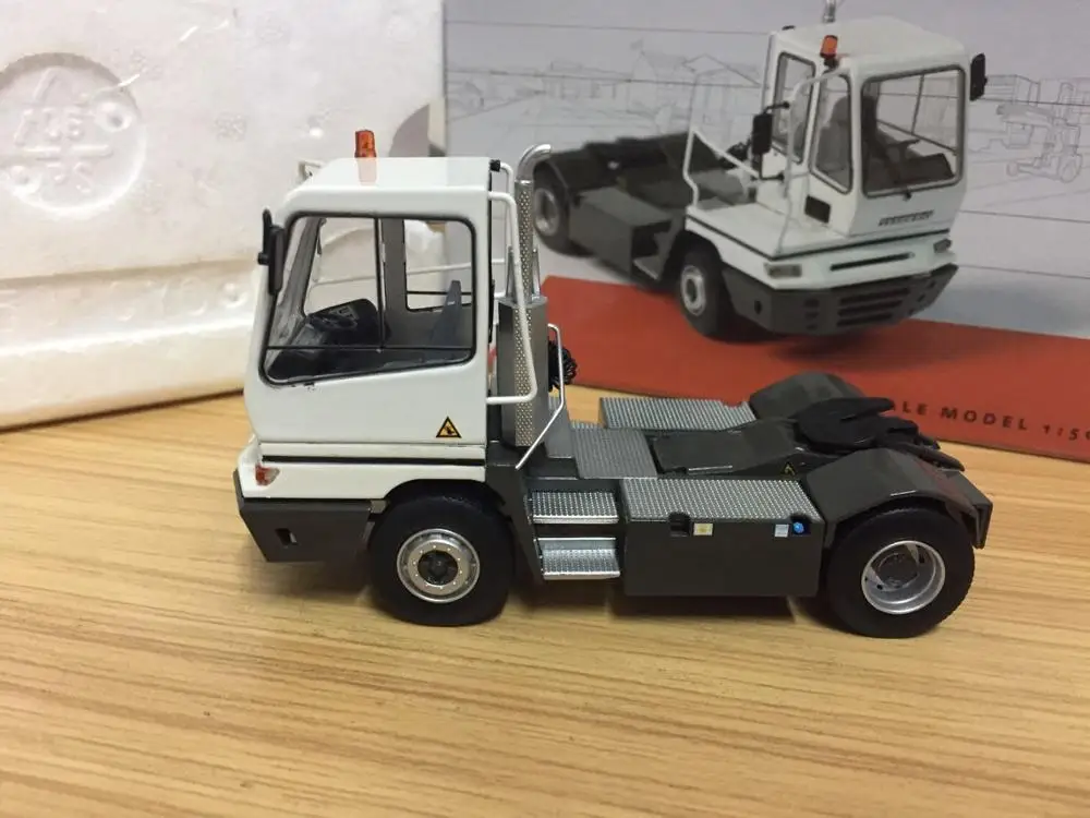 

Редкий! Литая модель грузовика Terberg YT 182 White 1/50