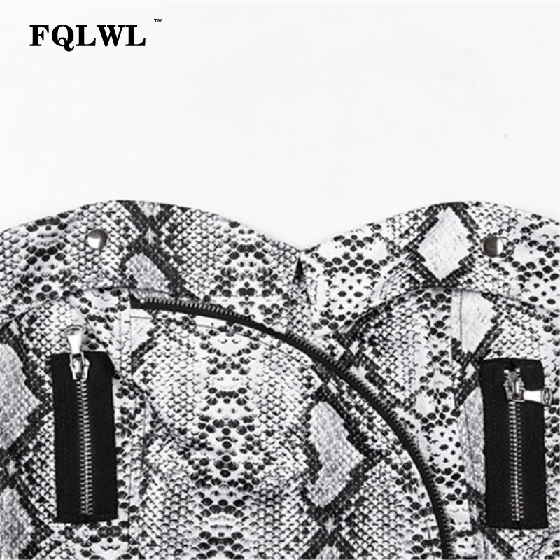 Женский укороченный топ с принтом змеиной кожи FQLWL без бретелек открытой спиной