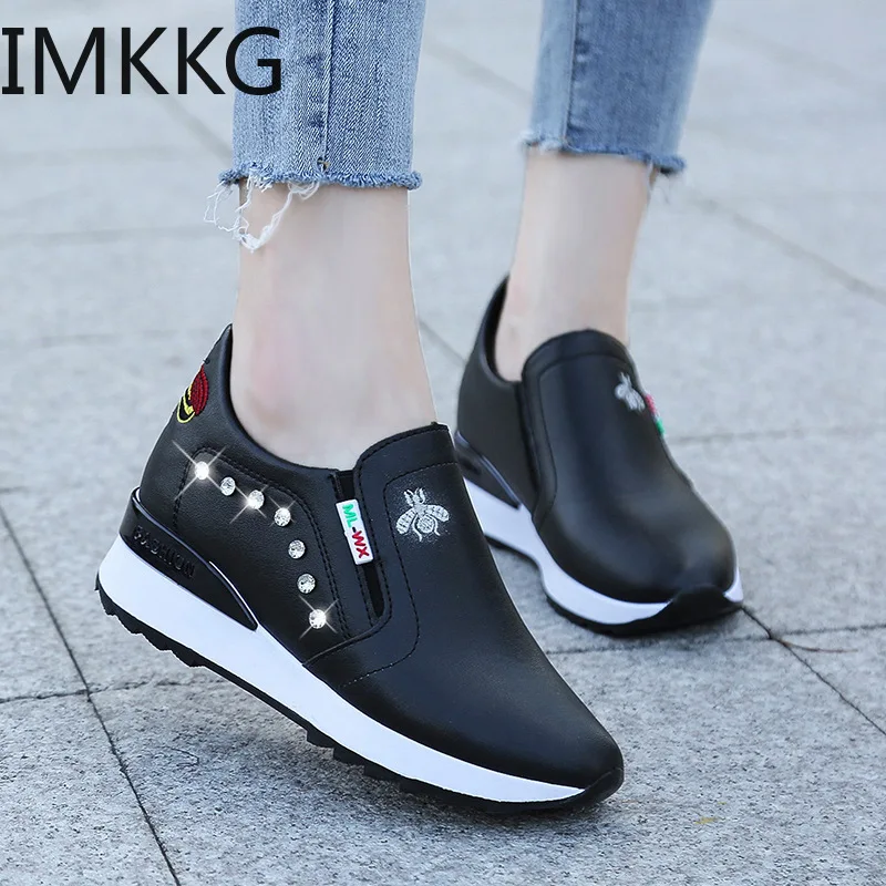 Женские кроссовки с кристаллами Белые Повседневные туфли со стразами Q00134 осень