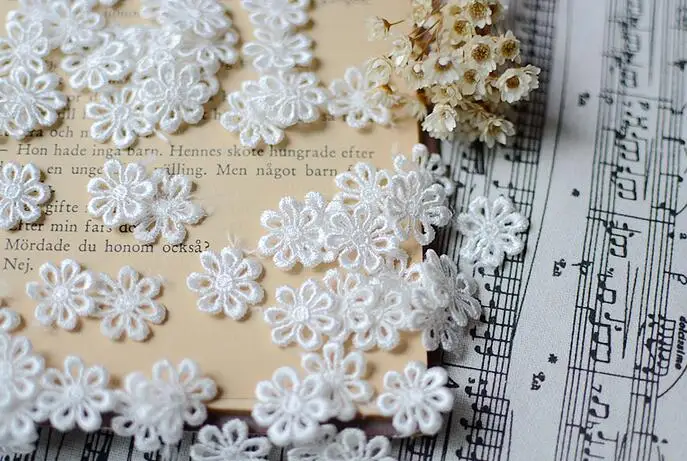 50 шт. 17 мм маленькое красивое кружевное платье с цветочной аппликацией сделай сам