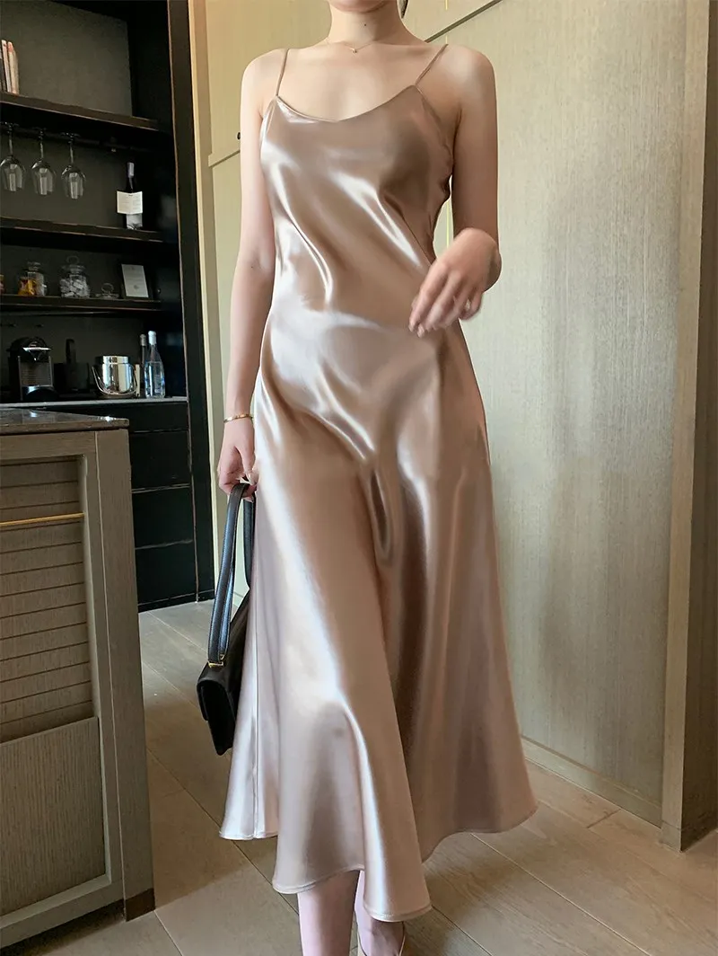 WHITNEY WANG 2019 летнее модное уличная сексуальное атласное платье на бретельках
