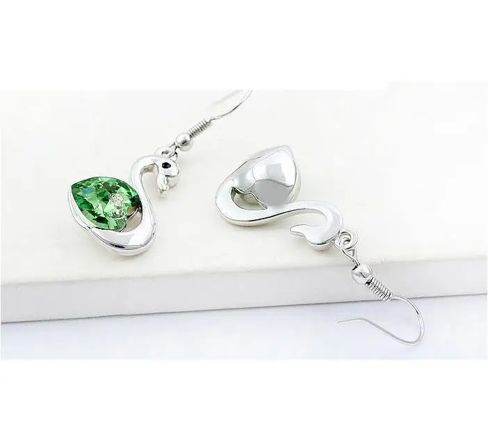 Модные серьги в форме сердца с маленькими лебедями и кристаллами женские