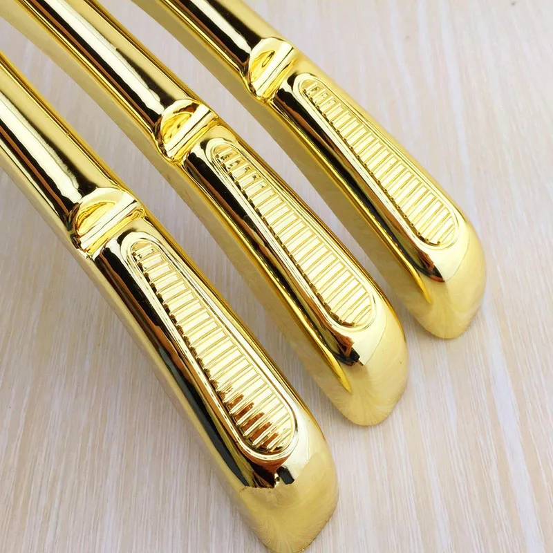 10 шт./лот высокого качества красивый блестящий золотой широкий пластиковый вешалка для одежды с плечиками роскошный золотой стенд для пальто, брюк, свадебного платья.