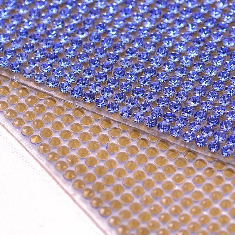 Light Blue JUNAO 24*40 см Горячая фиксация красочные стразы лист ткани стекло кристалл отделка Алмазная сетка стразы аппликации для платья ювелирных изделий - Цвет: Light Blue
