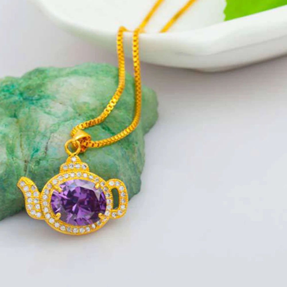 Фиолетовая подвеска в виде чайника позолоченная цепочка желтого цвета