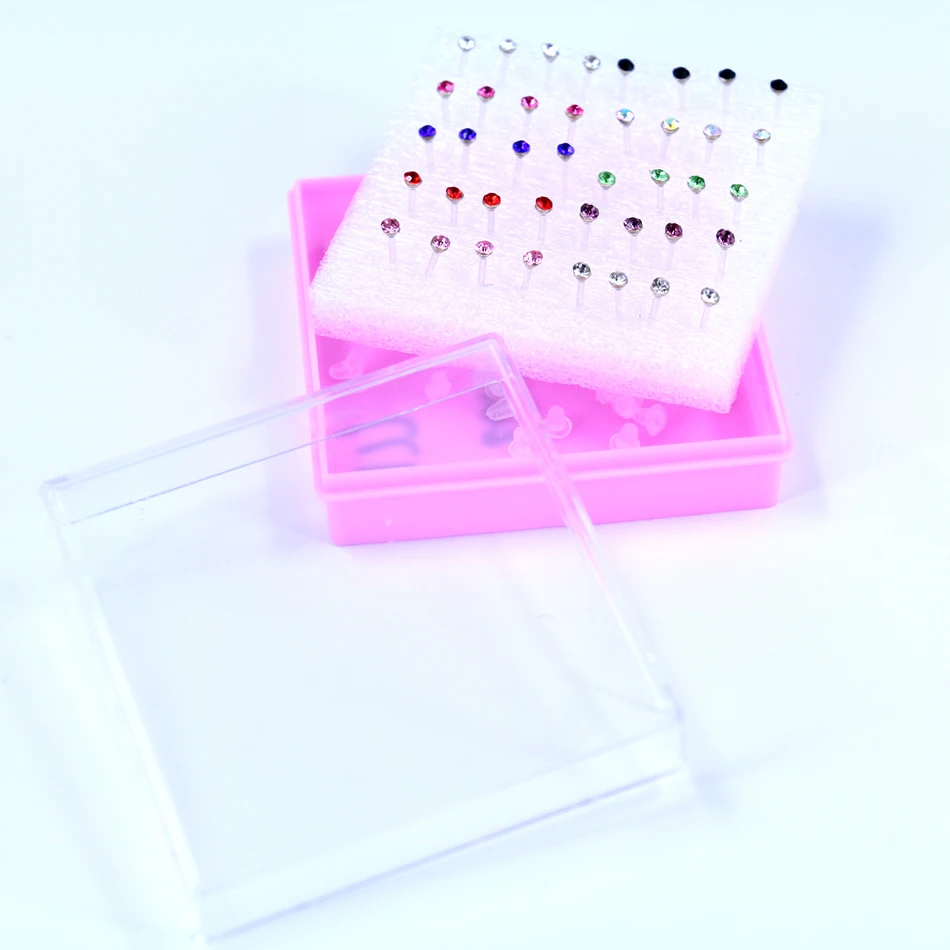 Бесплатная доставка заводские дешевые 2,5 мм сверкающие AARhinestones пластиковые штатные серьги-гвоздики из смолы с кристаллом 20 пар/коробка на.