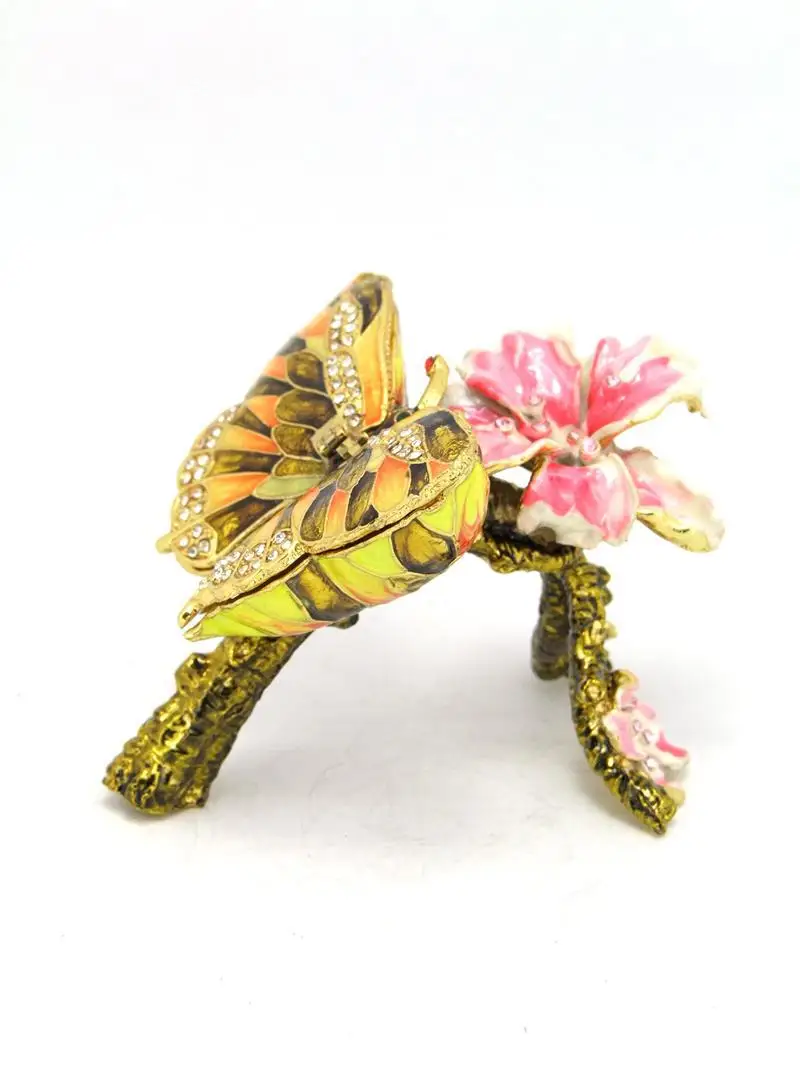 Подарочная коробка QIFU с бабочками и розовыми цветами декоративная для