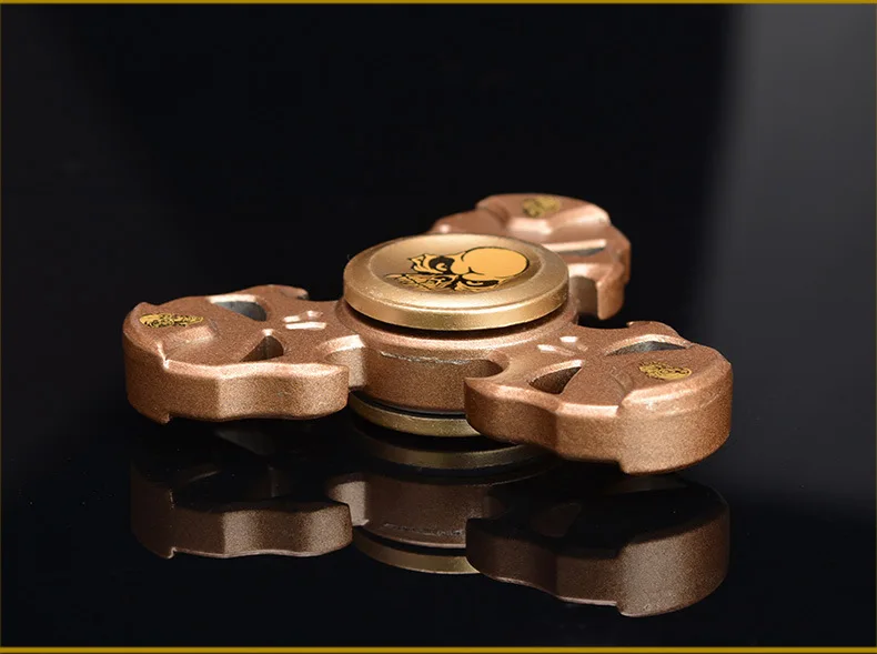 Новый оригинальный череп Непоседа ручной Spinner Tri для взрослых чтобы уменьшить