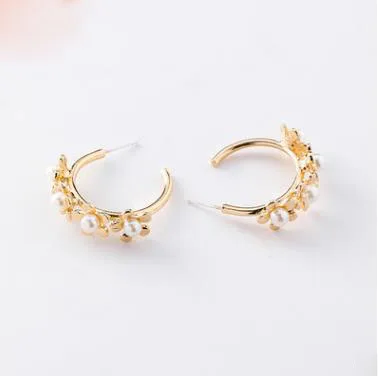 korean Elegant flower style high quality pearl CC hoop earrings for women | Украшения и аксессуары