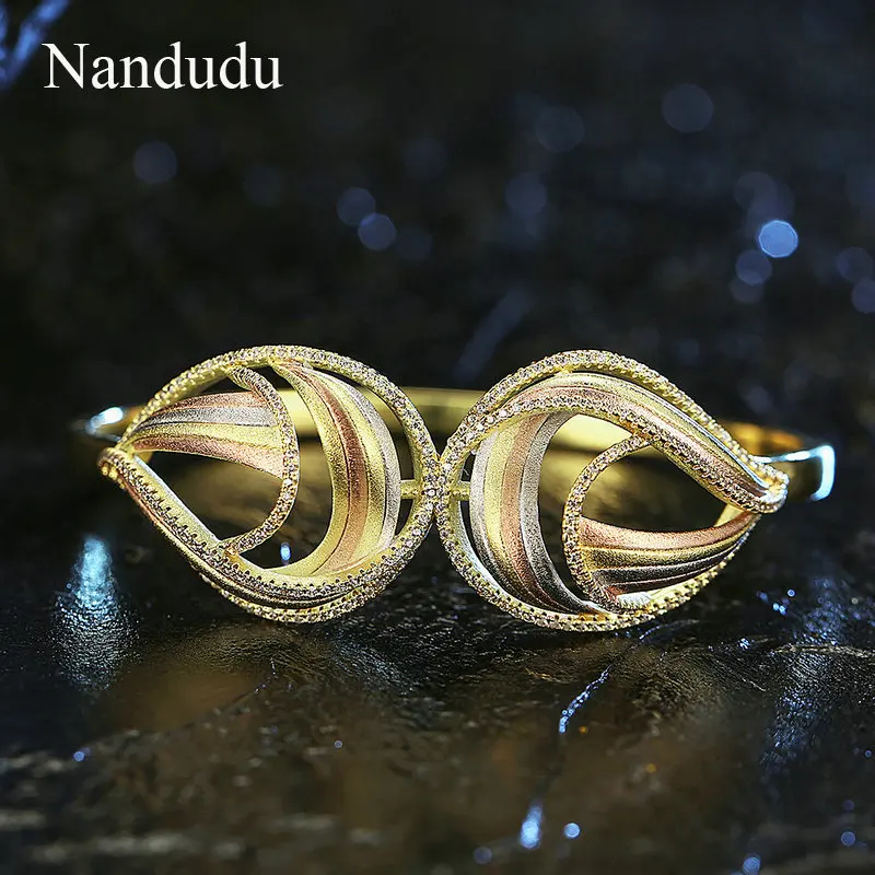 Nandudu Three Tones Gold Two Flower CZ Bangle for Women High Quality Brass Cubic Zirconia Accessories Bracelet Gift B1123 | Украшения и