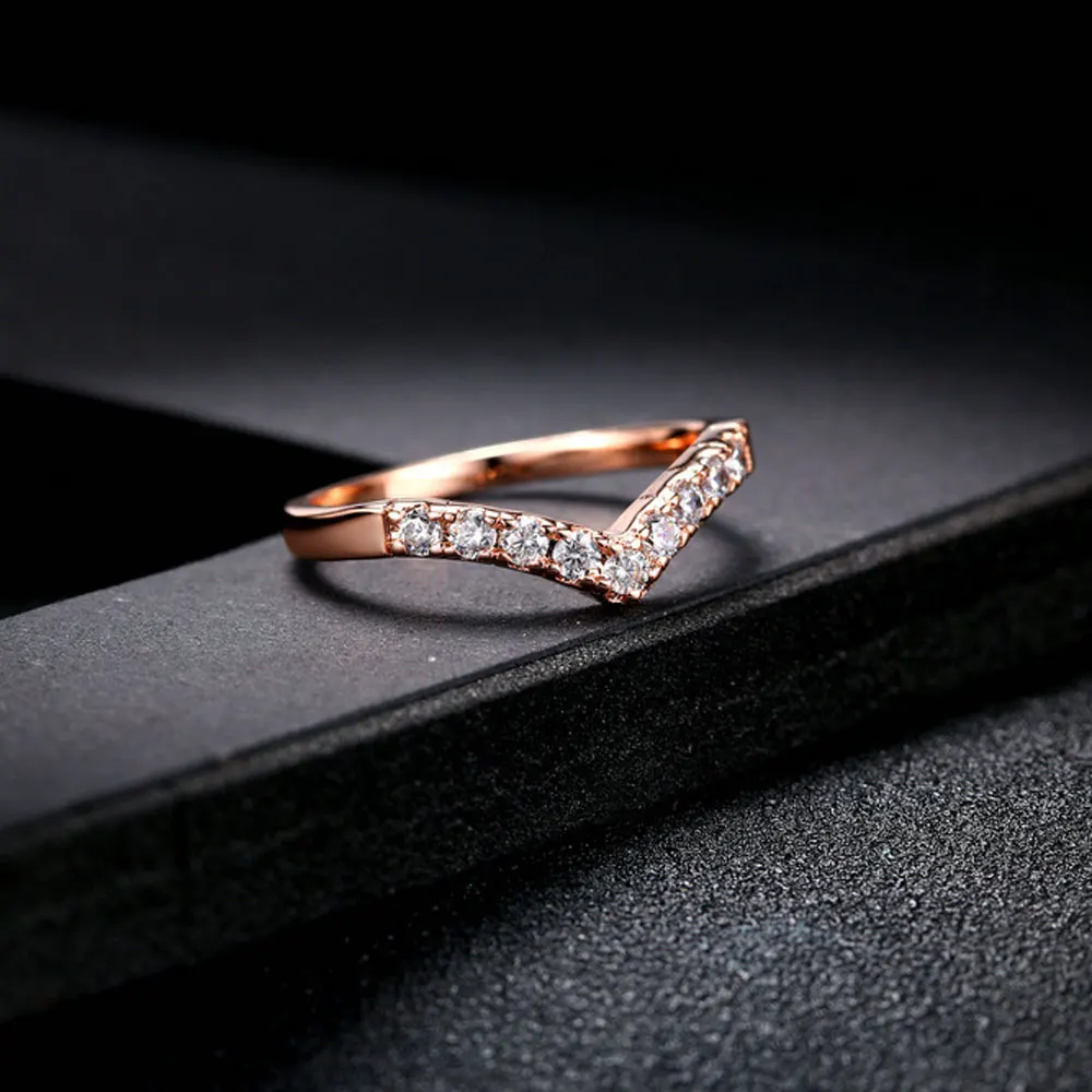 Одиночное кольцо V образной формы инкрустированное кристаллами Кольцо Бохо