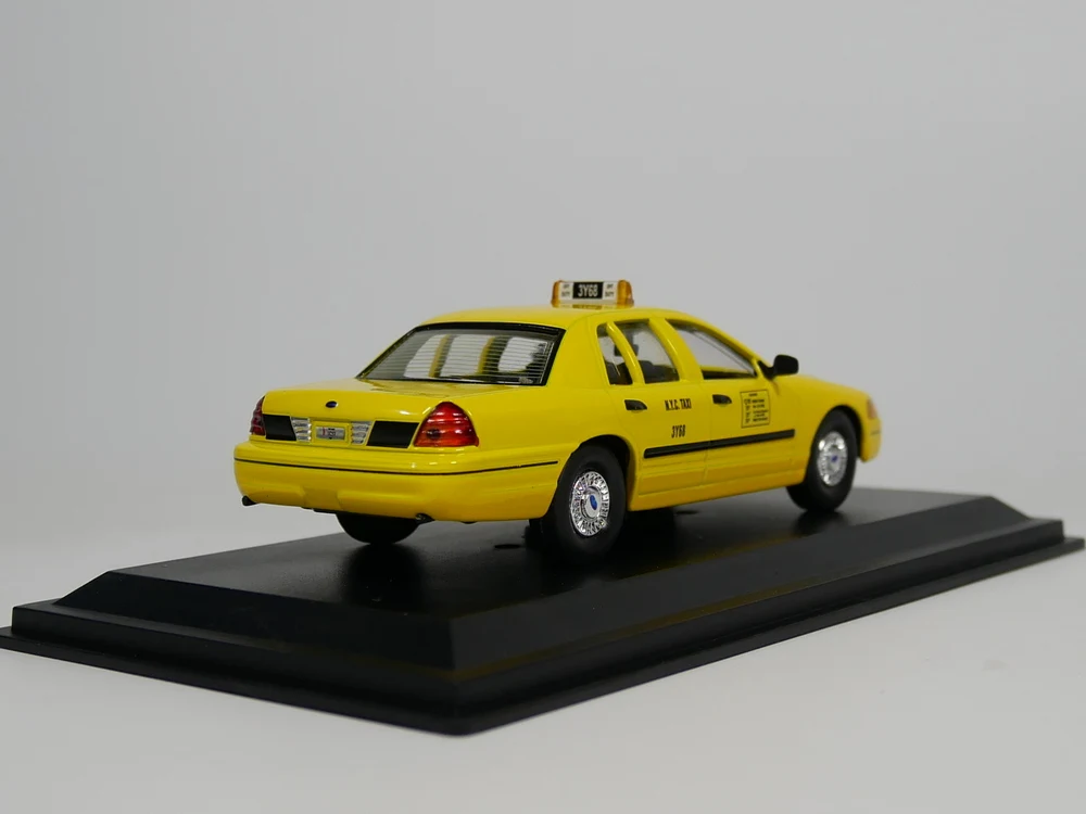 Leo модель 1:43 Ford Crown Victoria New York taxi 1992 США такси литой модельный автомобиль