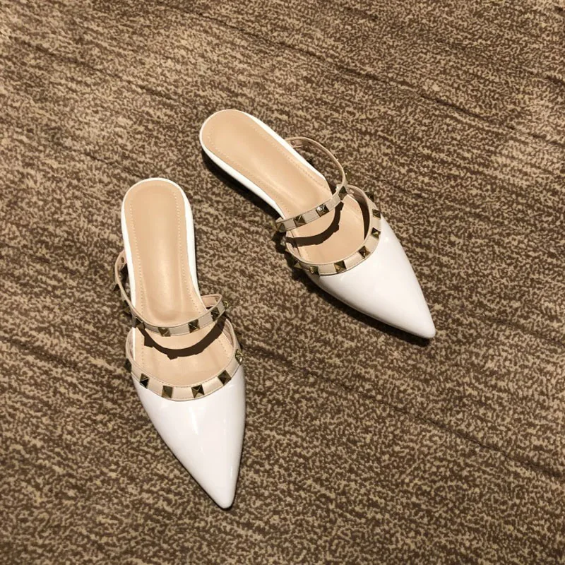 Модные женские тапки на весну и осень обувь из лакированной кожи повседневные