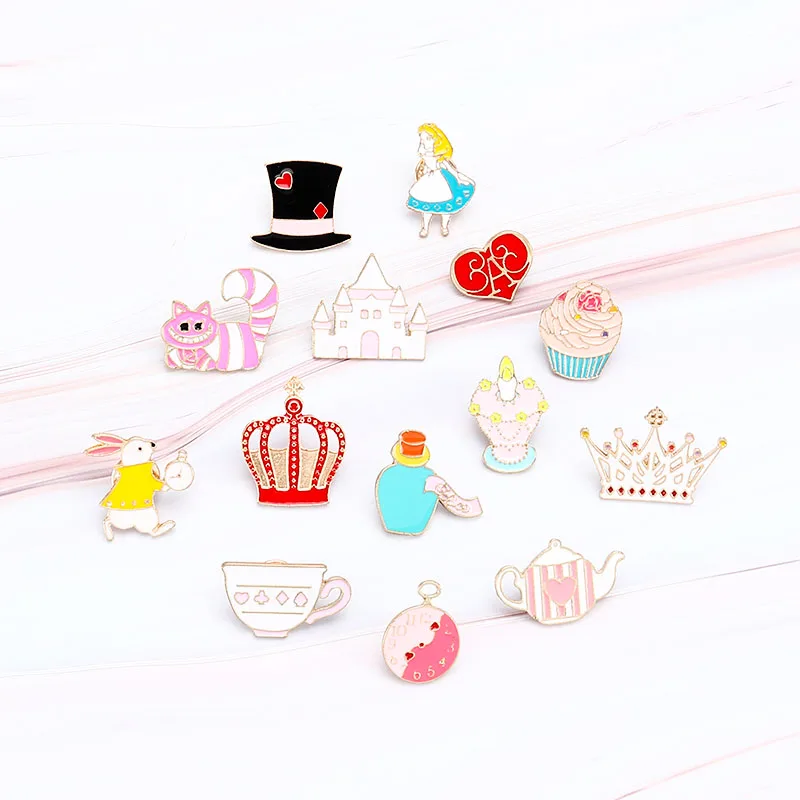 Заколки в виде замка из мультфильма Alice in Wonderland заколки чашки эмалированные