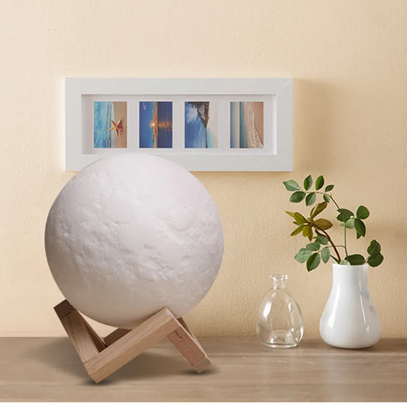 Светодиодный ночсветильник с 3D рисунком Луны и сенсорным управлением 16 цветов