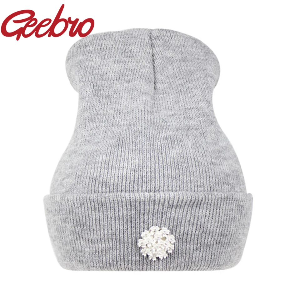 Весенняя НОВАЯ шапка Geebro с цветочным рисунком и кристаллами фианитами женская