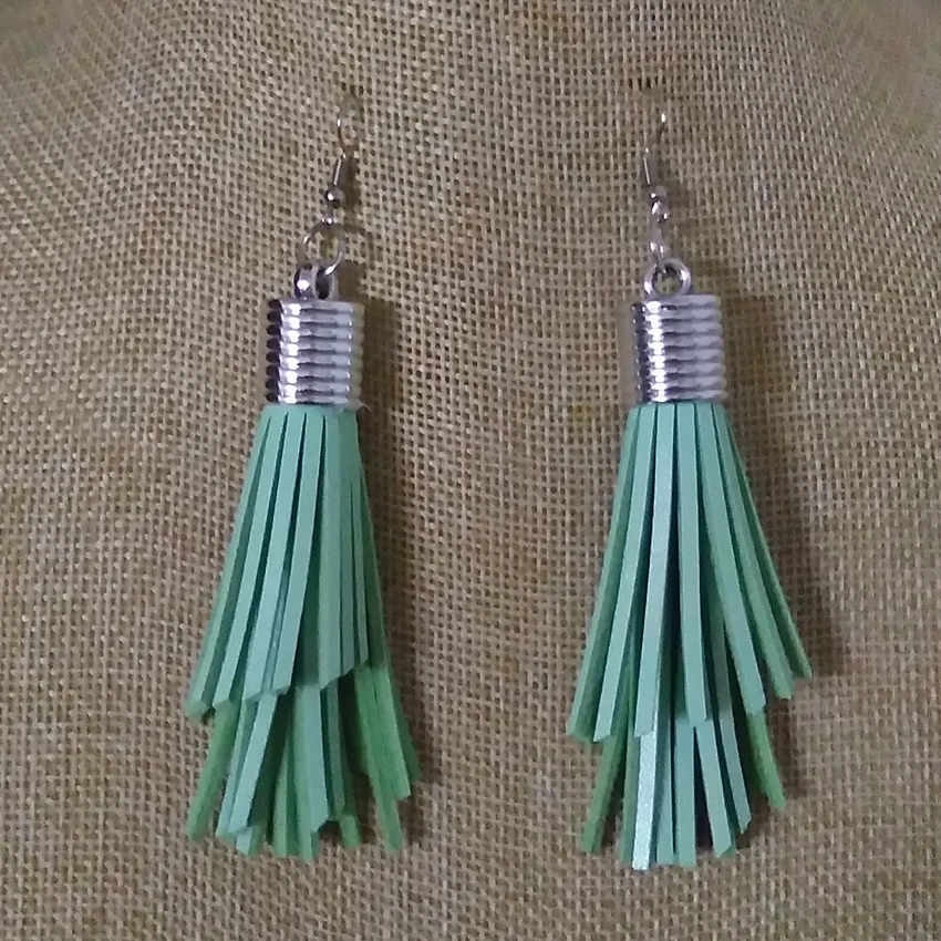 Высота каблука 10 см из искусственной кожи (полиуретан) с бахромой серьги в виде