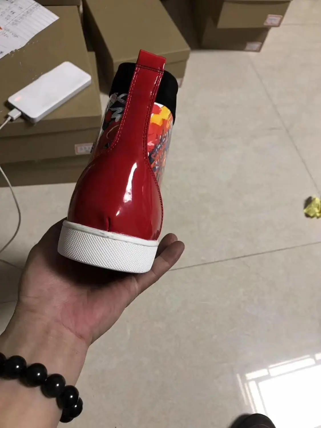 Мужские туфли из лакированной кожи Beertola черные повседневные на плоской подошве с